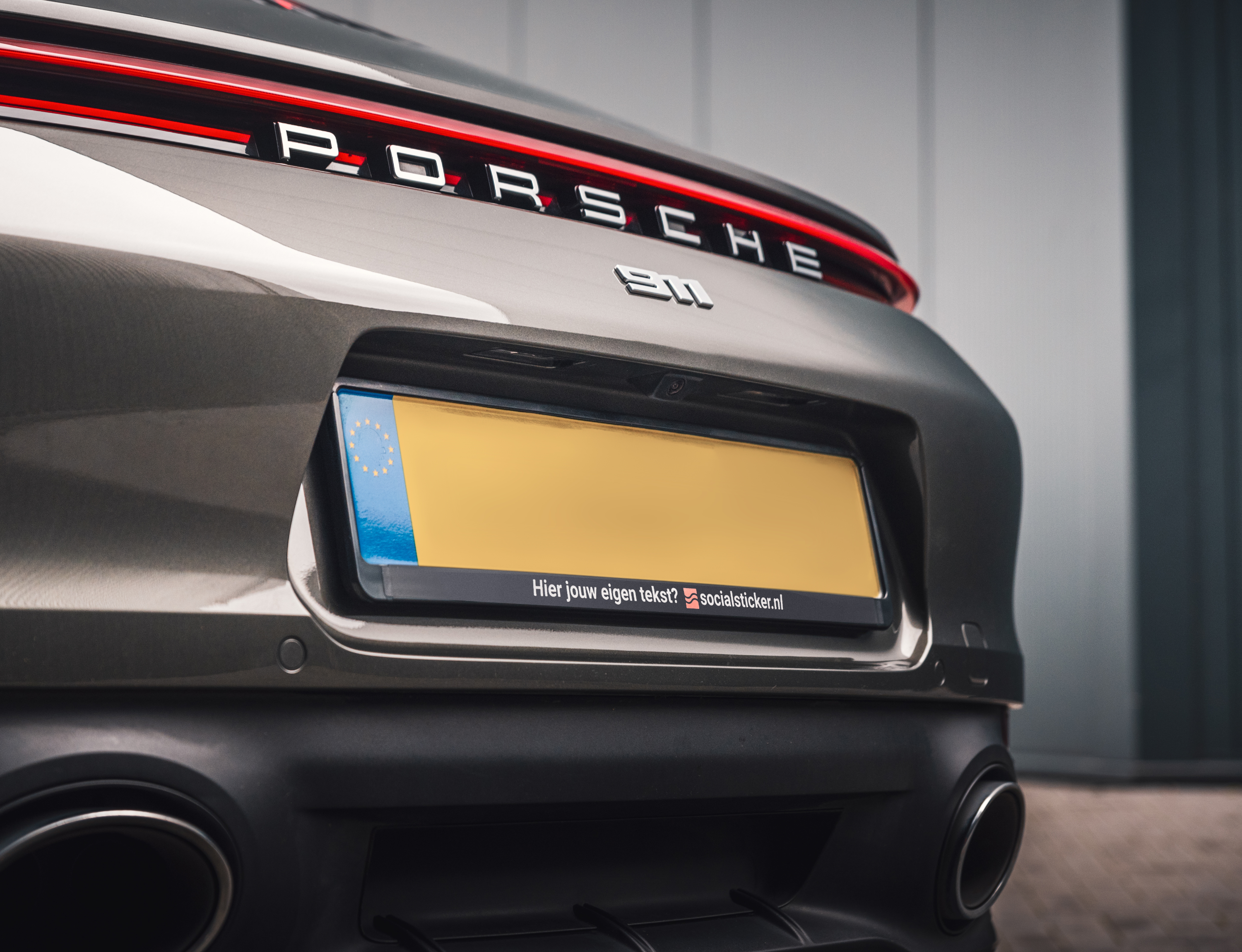 Jouw auto personaliseren met unieke tekststickers