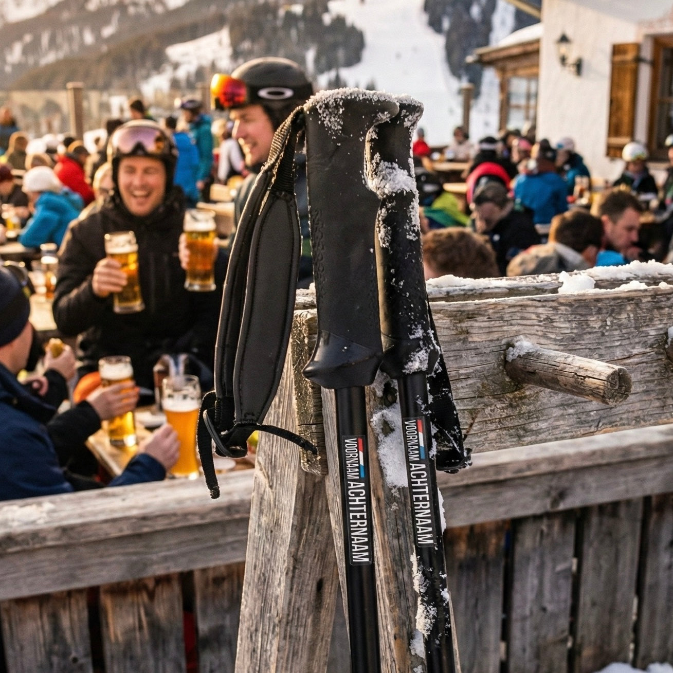 Naam & vlag sticker 'Mayrhofen' ski | Set van 2